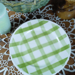 ASSIETTE PLATE MOULIN DES LOUPS NAPPE VERTE MALTRAITEE