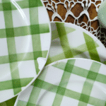 ASSIETTE PLATE MOULIN DES LOUPS NAPPE VERTE MALTRAITEE – Image 2