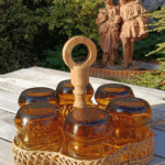 PORTE VERRE EN ROTIN ET VERRE