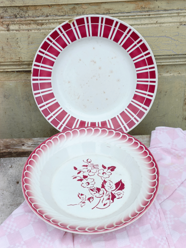 LOT DE 2 PLATS DIGOIN
