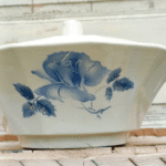 LEGUMIER DIGOIN MOTIF ROSE BLEU BORDURE EXAGONALE – Image 3