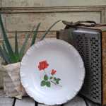 PLAT CREUX DIGOIN&SARREGUEMINES SEVIGNE A MOTIF DE ROSE ROUGE