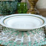 ASSIETTE CREUSE MOULIN DES LOUPS BEIGE LISERET ORANGE VERT – Image 2