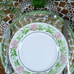 ASSIETTE PLATE MOULIN DES LOUPS VERTE ET ROSE